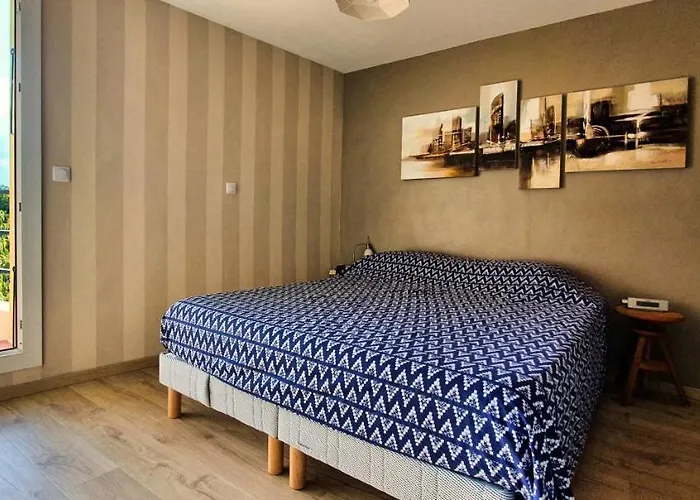 Le Micocoulier Montesquieu (Pyrenees-Orientales)